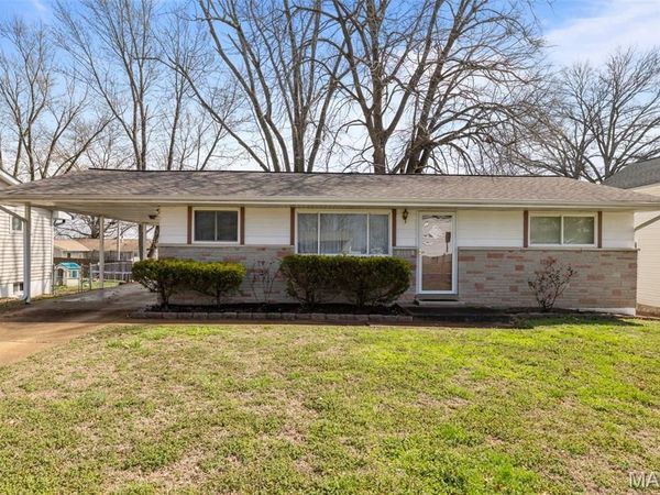 10556 Crecelius Drive, St Louis, MO 63123