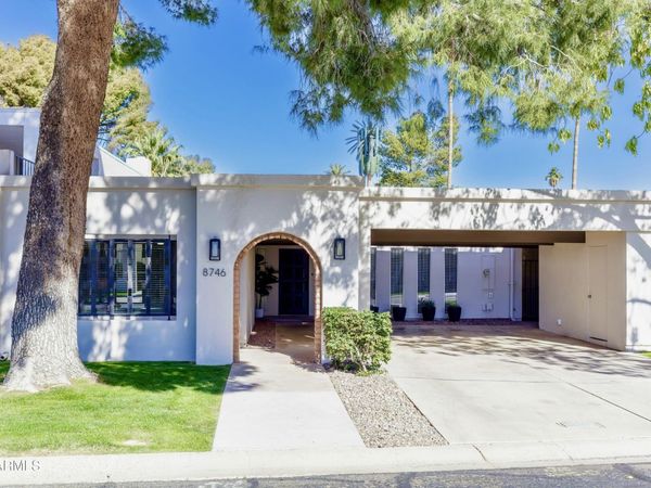 8746 E Via De Viva Street, Scottsdale, AZ 85258