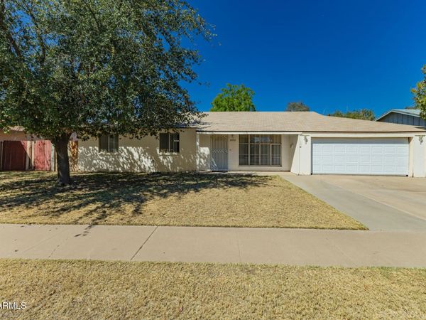 3802 W STATE Avenue, Phoenix, AZ 85051