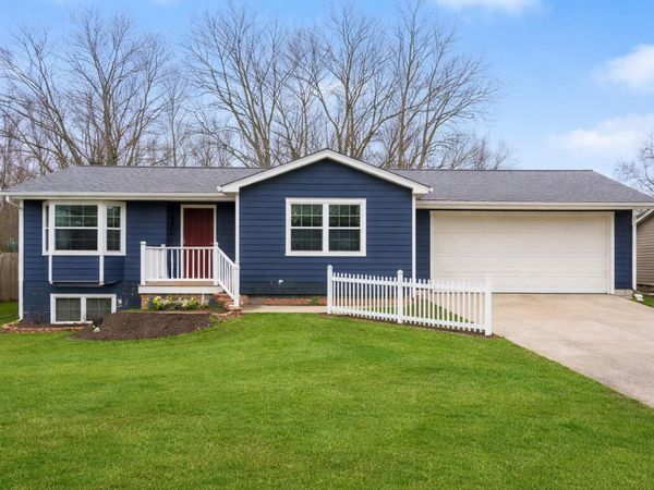 320 S Sunset Street, Plainwell, MI 49080