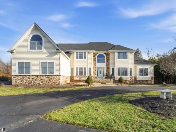 3 Cole Ct, Raritan, NJ 08822