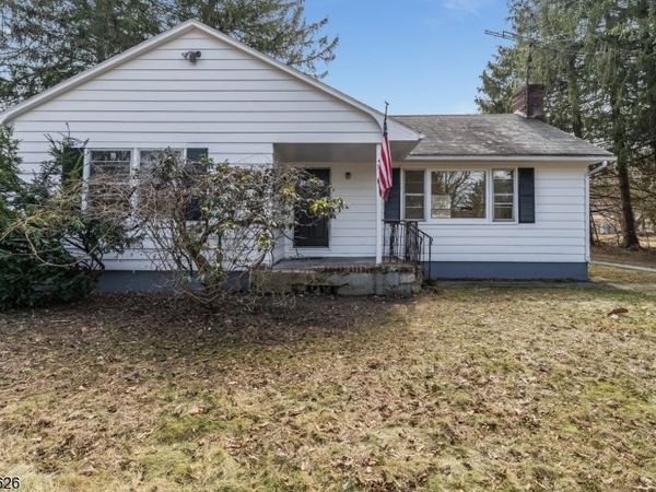 49 Valley Rd, Hampton, NJ 08827