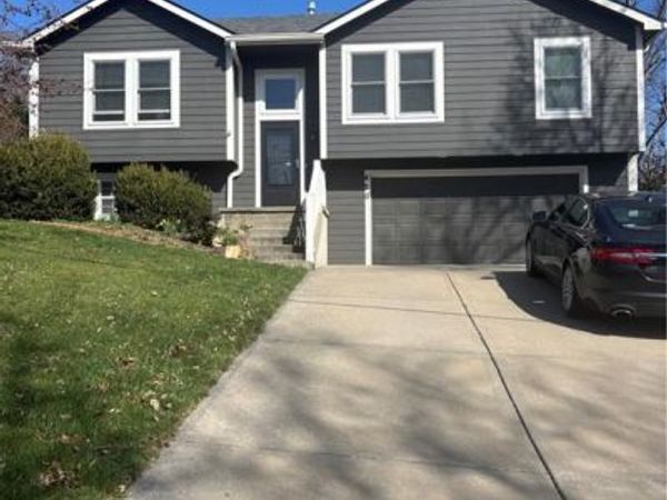 420 Rees Street, Leavenworth, KS 66048