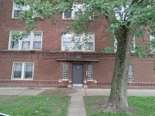 1943 W Chase Avenue , Unit 2, Chicago, IL 60645