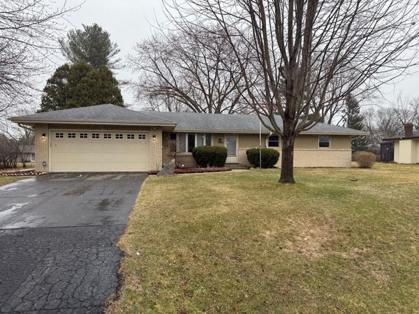 3156 Kentwood Parkway , Rockford, IL 61109