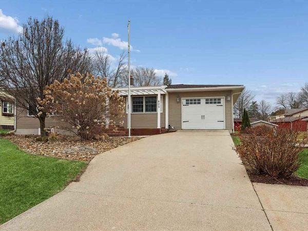 405 6th Street, Victor, IA 52347