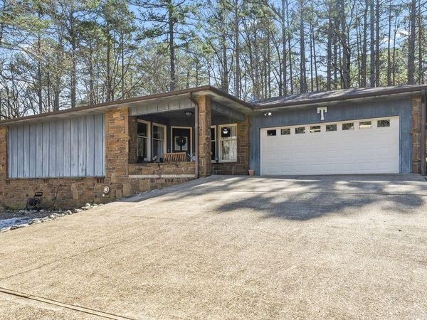 25 Alba Place, Hot Springs Village, AR 71909