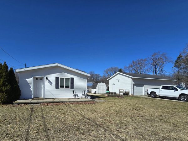 2671 Leon Street, Norton Shores, MI 49441