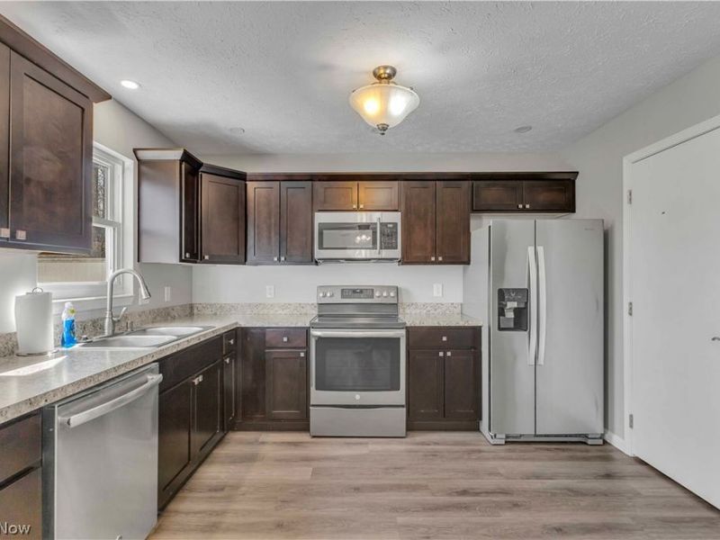 38145 French Creek Road, Avon, OH 44011 Photo 7