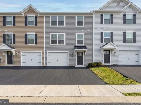 8127 KELLY DRIVE , HARRISBURG, PA 17112