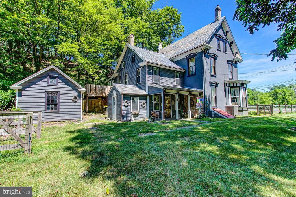 9754 Easton Road, Kintnersville, PA 18930 Main Photo