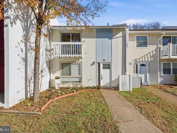 26 CAROUSEL COURT , STERLING, VA 20164