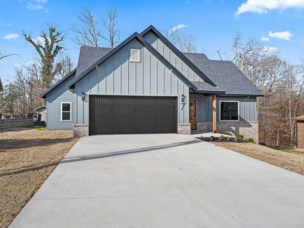 7 Lockerbie Circle , Bella Vista, AR 72715