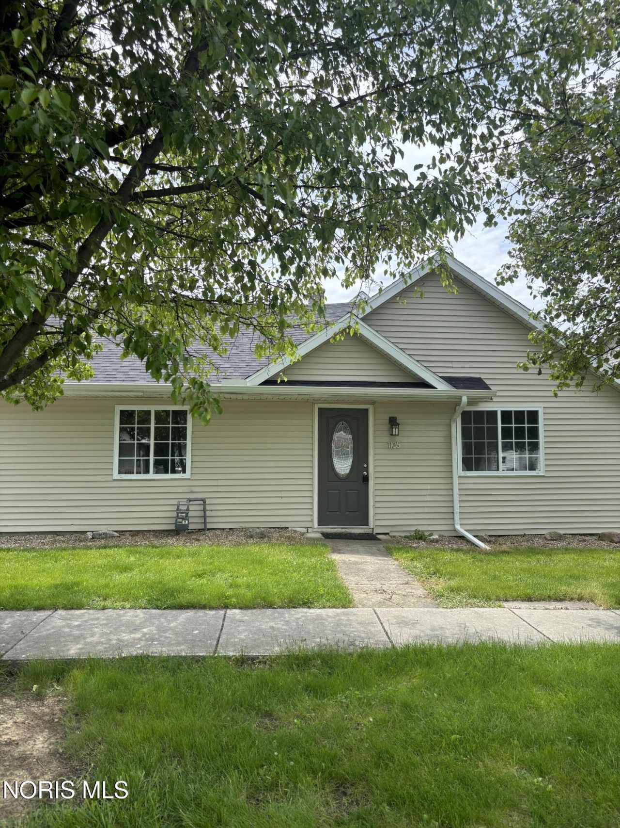 1105 1st Street, Findlay, OH 45840 Main Photo