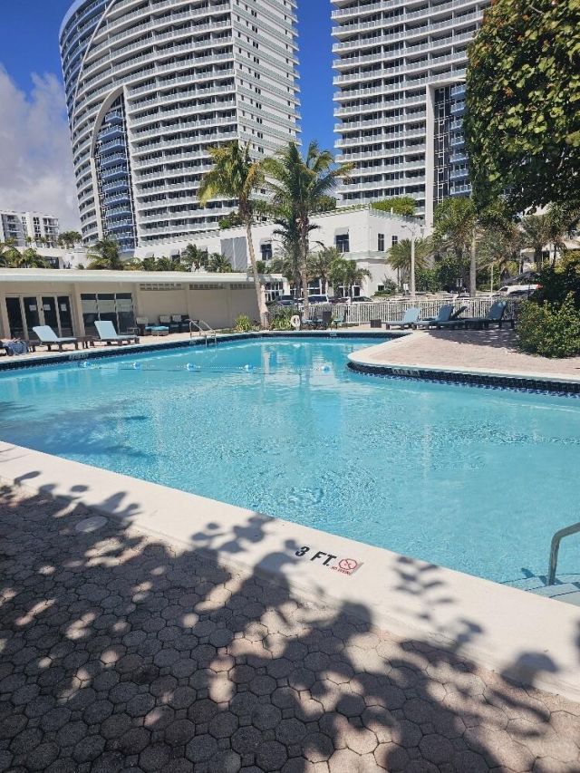 345 N Fort Lauderdale Beach Boulevard, Unit 402, Fort Lauderdale, FL 33304 Photo