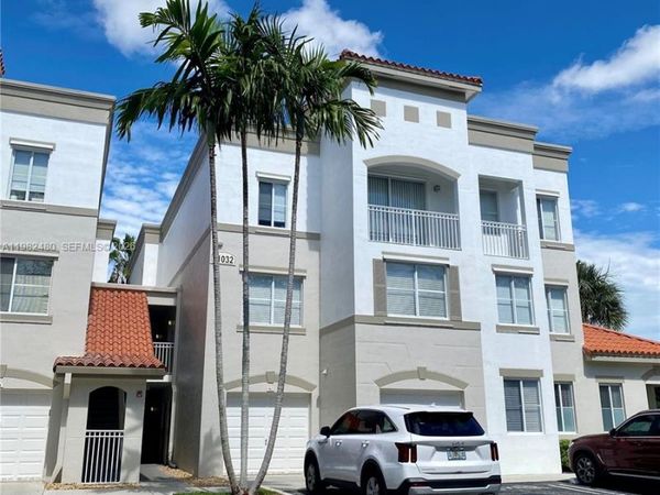 11032 Legacy Dr, Unit 305, Palm Beach Gardens, FL 33410