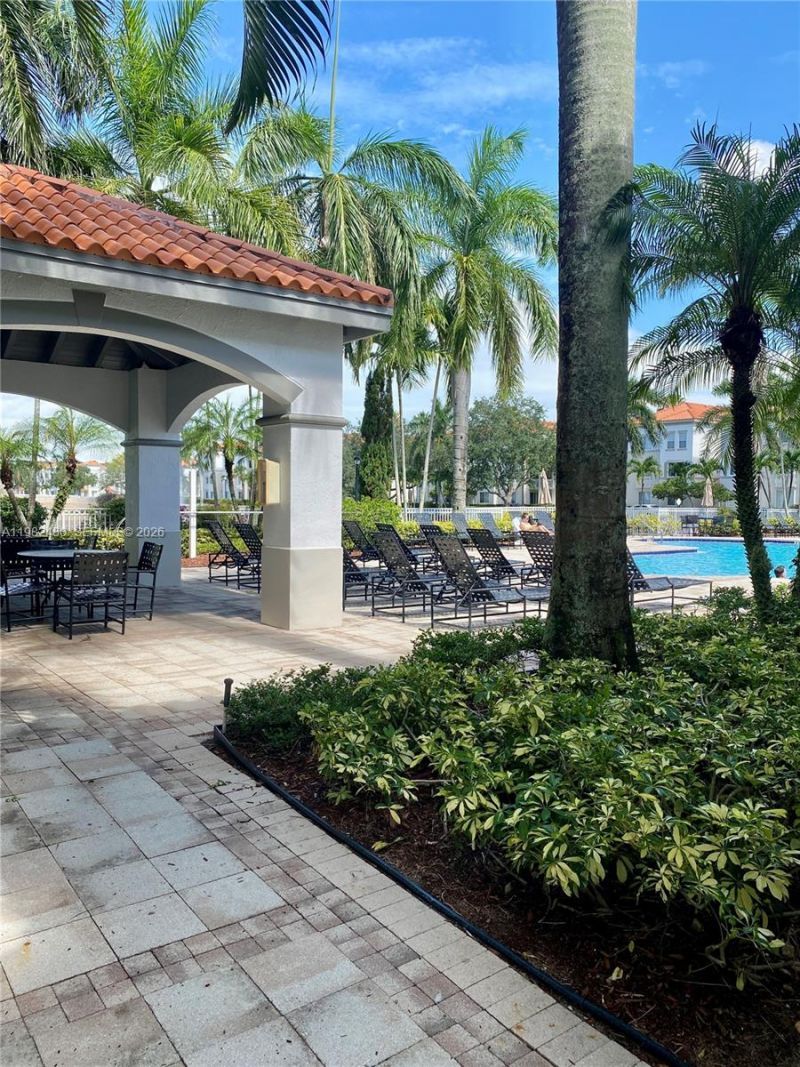 11032 Legacy Dr, Unit 305, Palm Beach Gardens, FL 33410 Photo