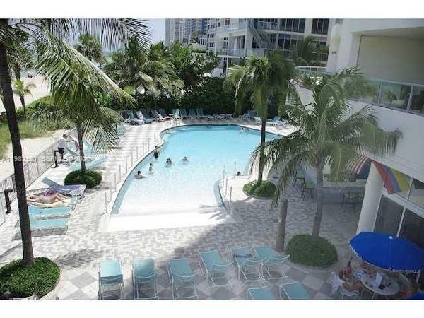 17375 Collins Ave, Unit 1704, Sunny Isles Beach, FL 33160