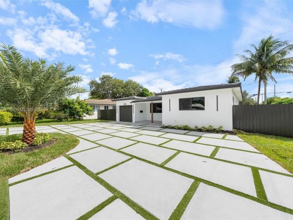 1305 N 31st Rd, Hollywood, FL 33021