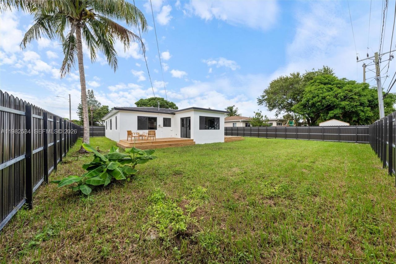 1305 N 31st Rd, Hollywood, FL 33021 Photo