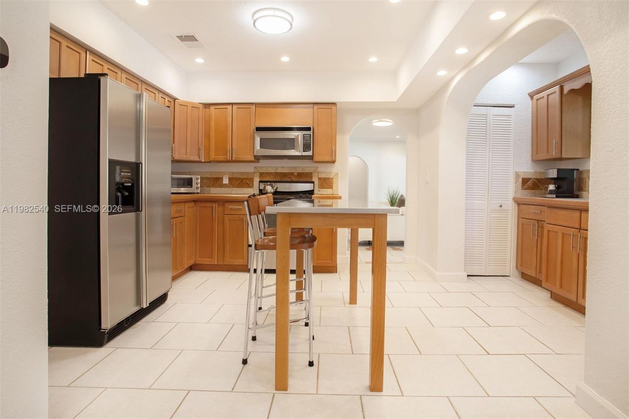 100 SW 26th Rd , Miami, FL 33129 Photo