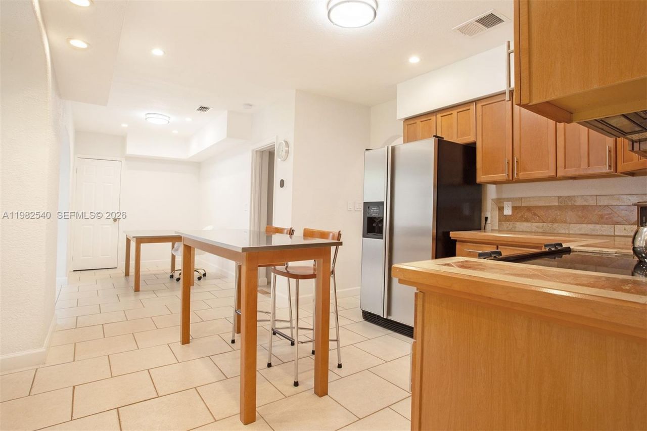 100 SW 26th Rd , Miami, FL 33129 Photo