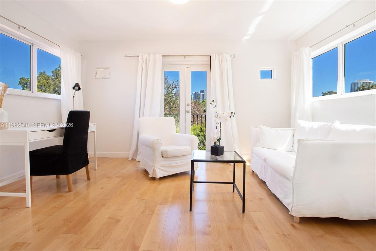 100 SW 26th Rd , Miami, FL 33129 Photo