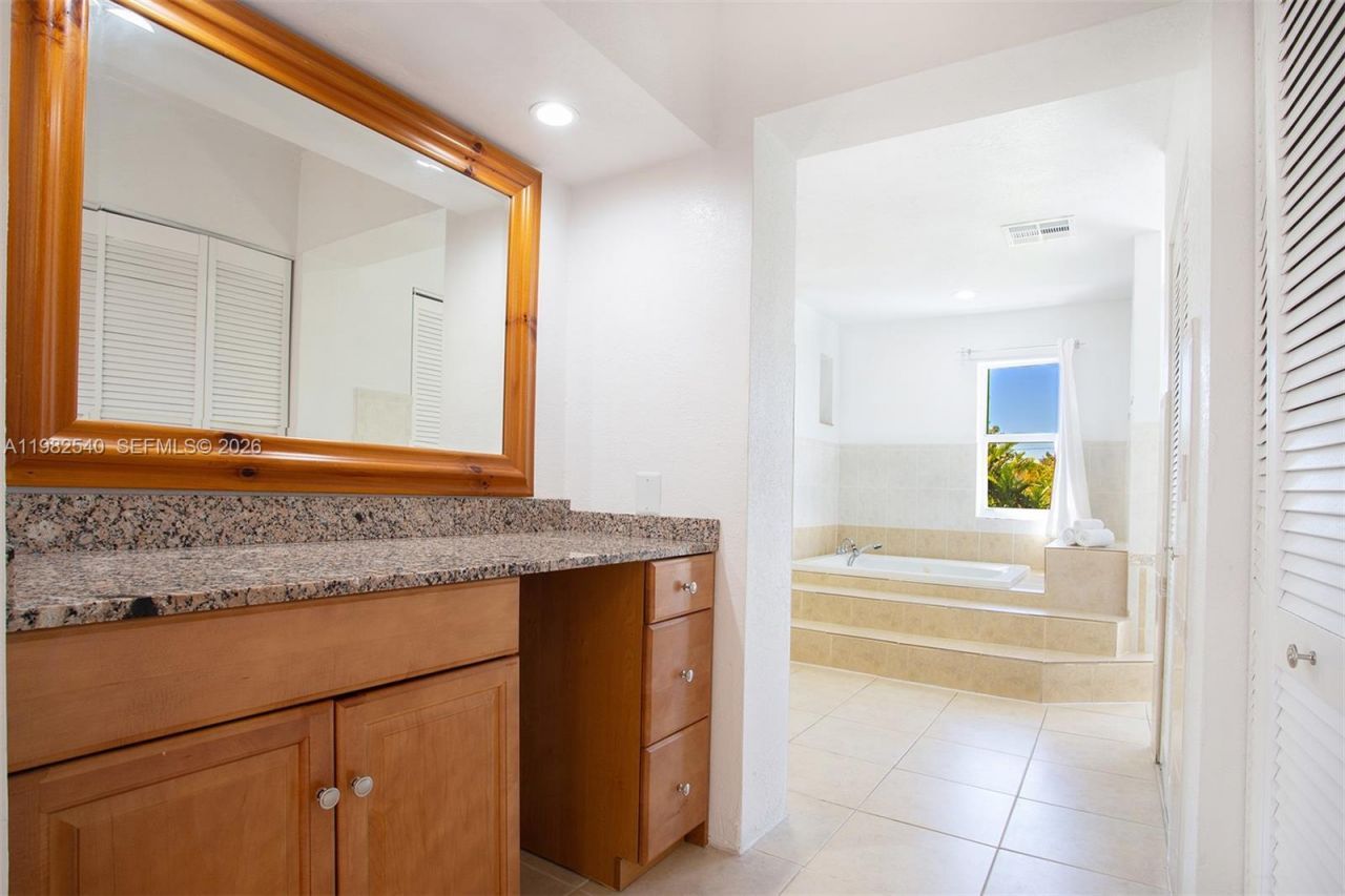 100 SW 26th Rd , Miami, FL 33129 Photo