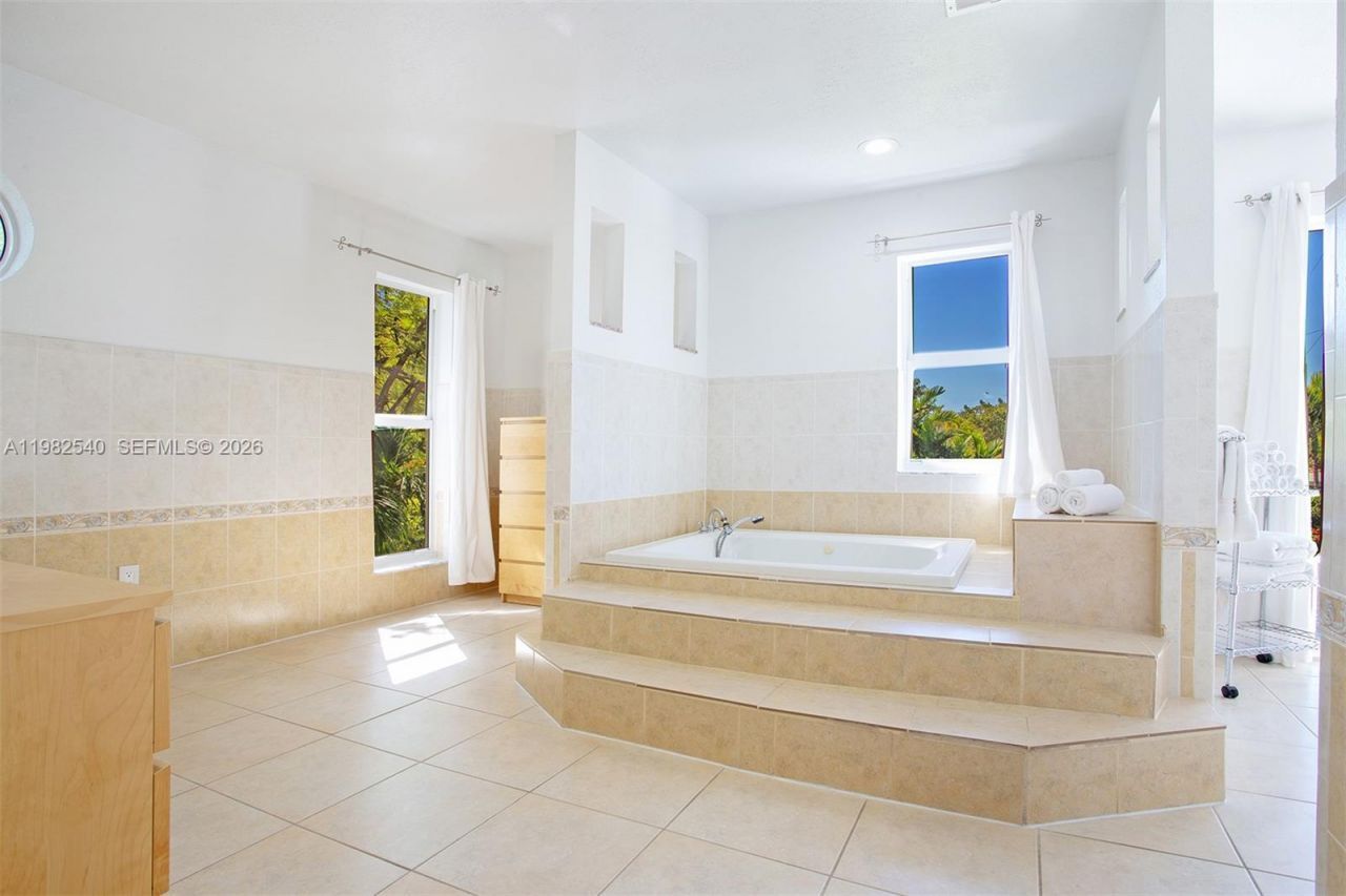 100 SW 26th Rd , Miami, FL 33129 Photo