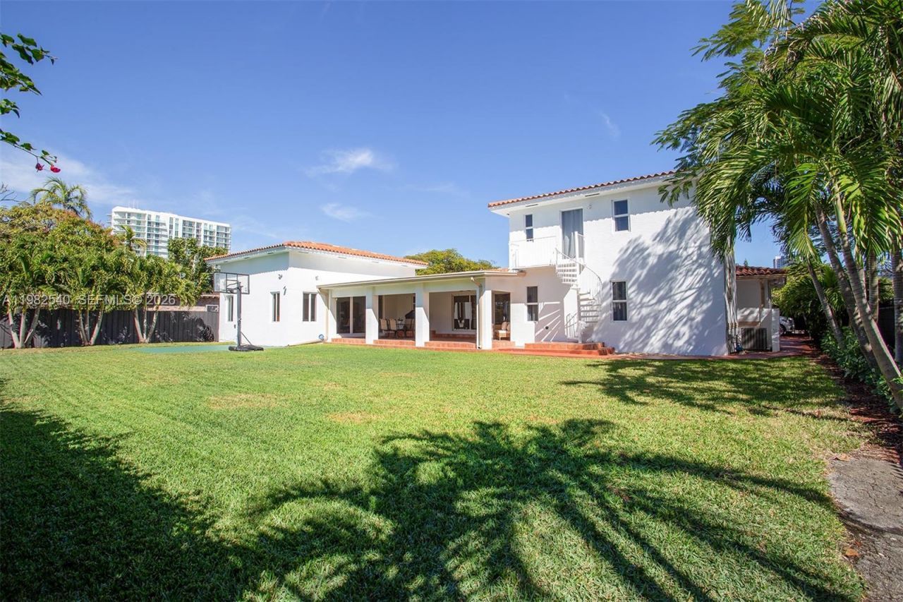 100 SW 26th Rd , Miami, FL 33129 Photo