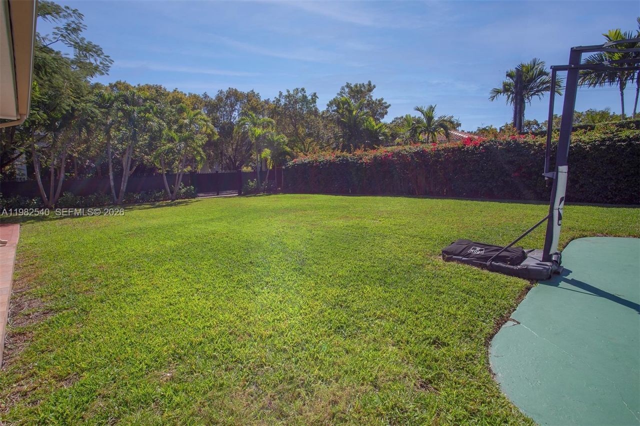 100 SW 26th Rd , Miami, FL 33129 Photo