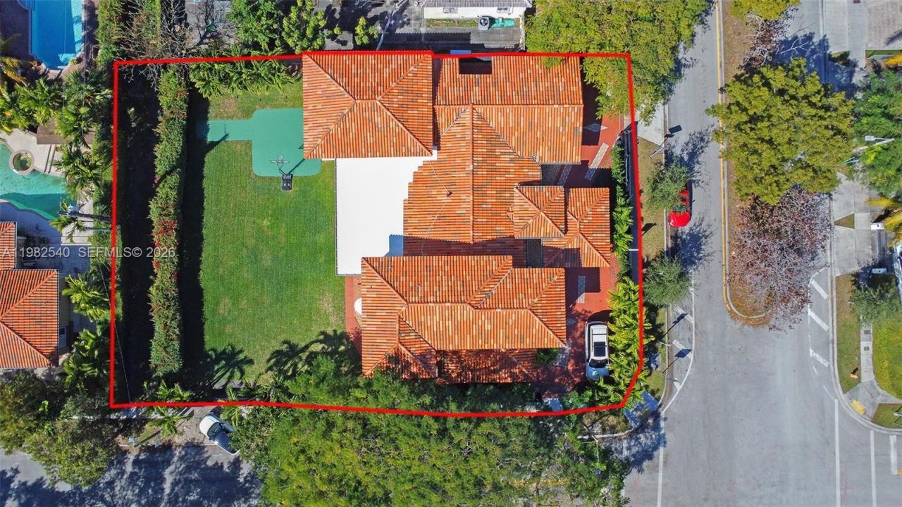 100 SW 26th Rd , Miami, FL 33129 Photo