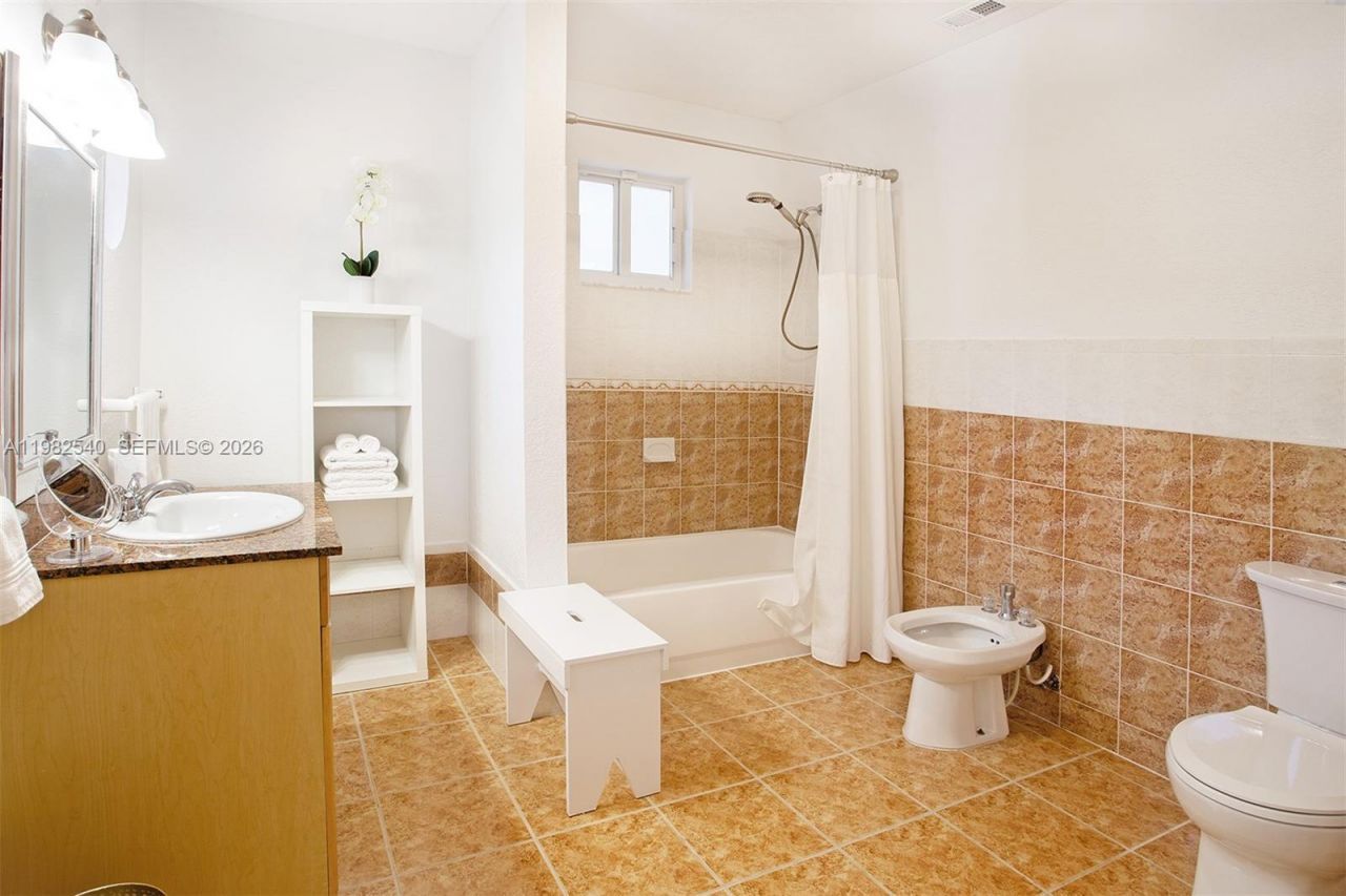 100 SW 26th Rd , Miami, FL 33129 Photo