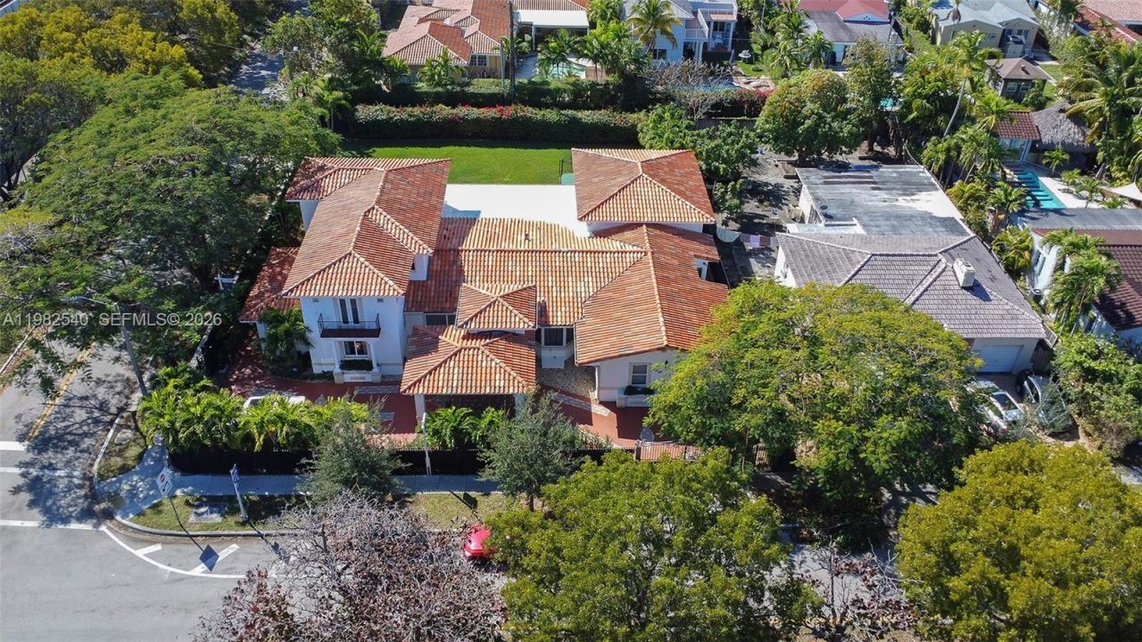 100 SW 26th Rd , Miami, FL 33129 Photo