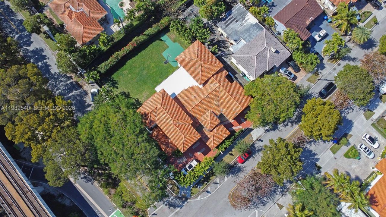 100 SW 26th Rd , Miami, FL 33129 Photo