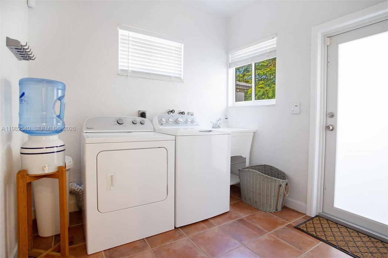 100 SW 26th Rd , Miami, FL 33129 Photo