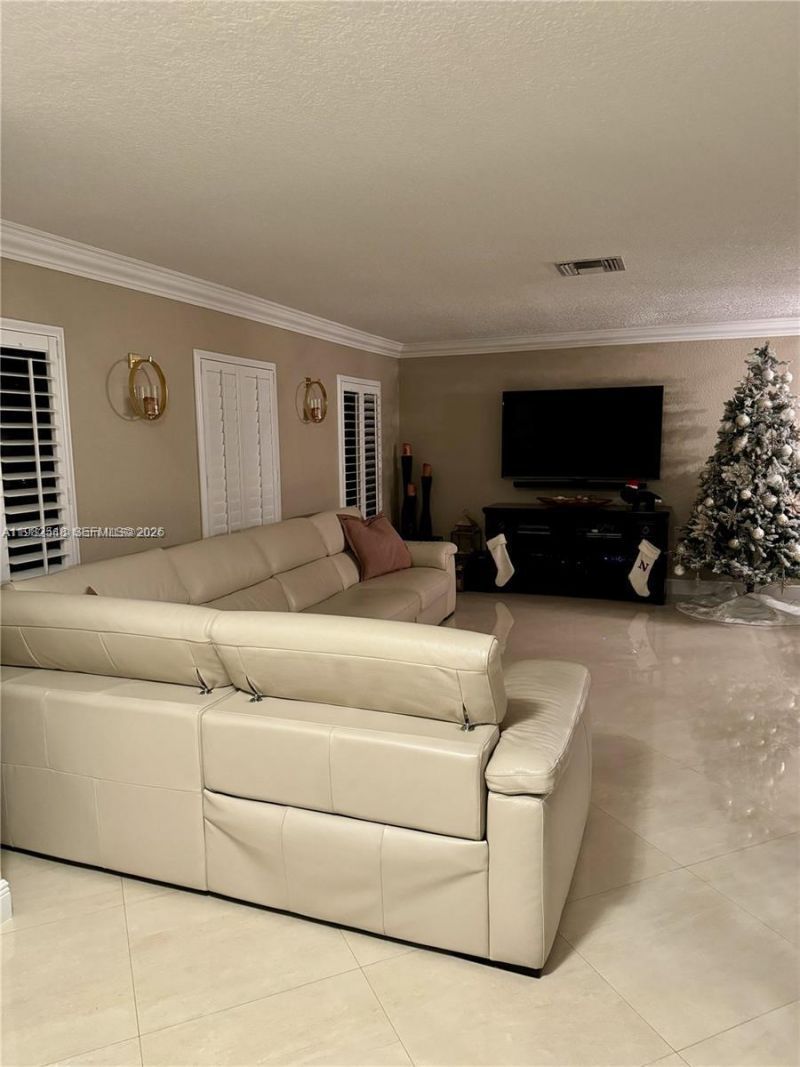 15101 Garvock Pl, Miami Lakes, FL 33016 Photo