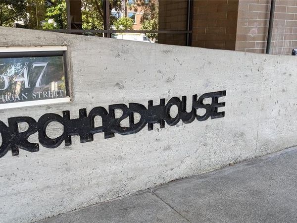 647 Michigan St, Unit 1006, Victoria, BC V8V 1S9