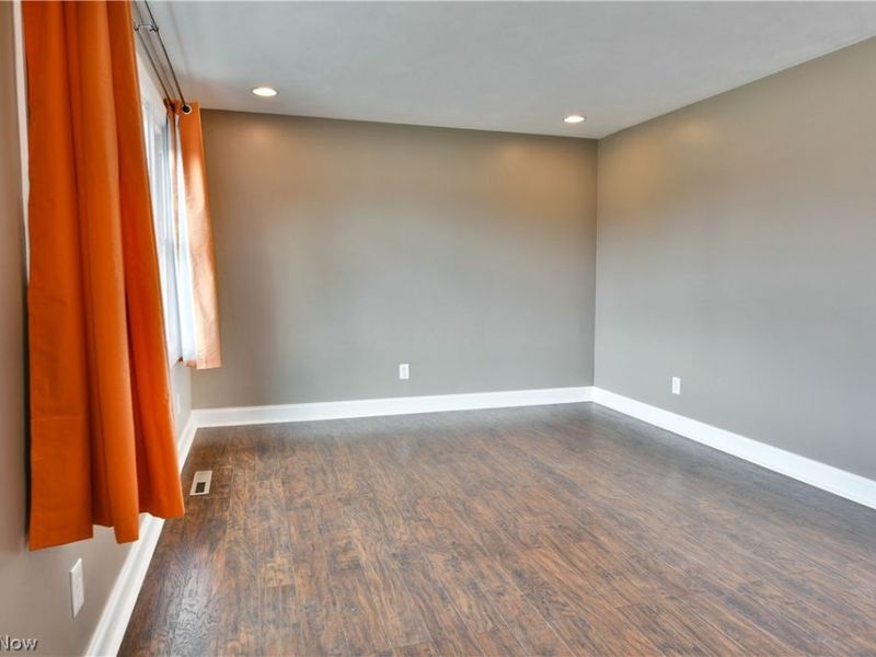 9812 Deltona Drive, New Middletown, OH 44442 Photo 10