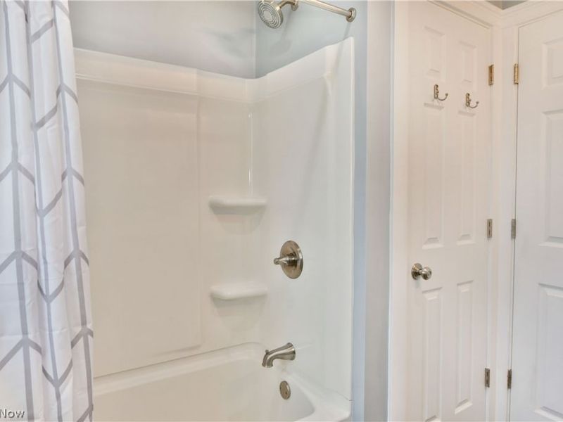 9812 Deltona Drive, New Middletown, OH 44442 Photo 26