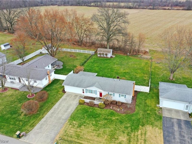 9812 Deltona Drive, New Middletown, OH 44442 Photo 3