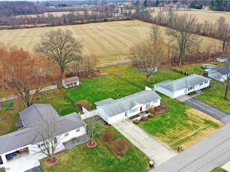 9812 Deltona Drive, New Middletown, OH 44442 Photo 4