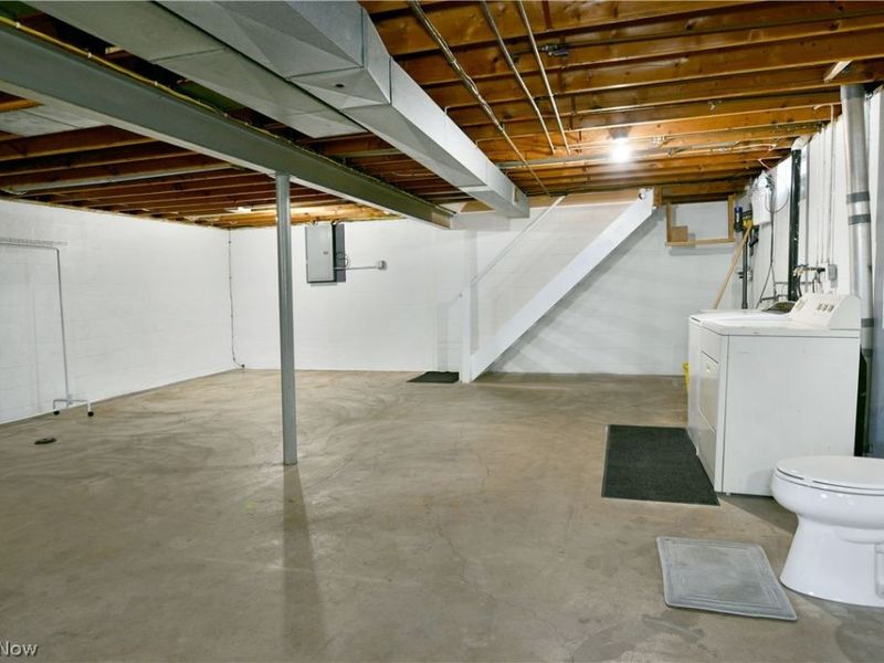 9812 Deltona Drive, New Middletown, OH 44442 Photo 41