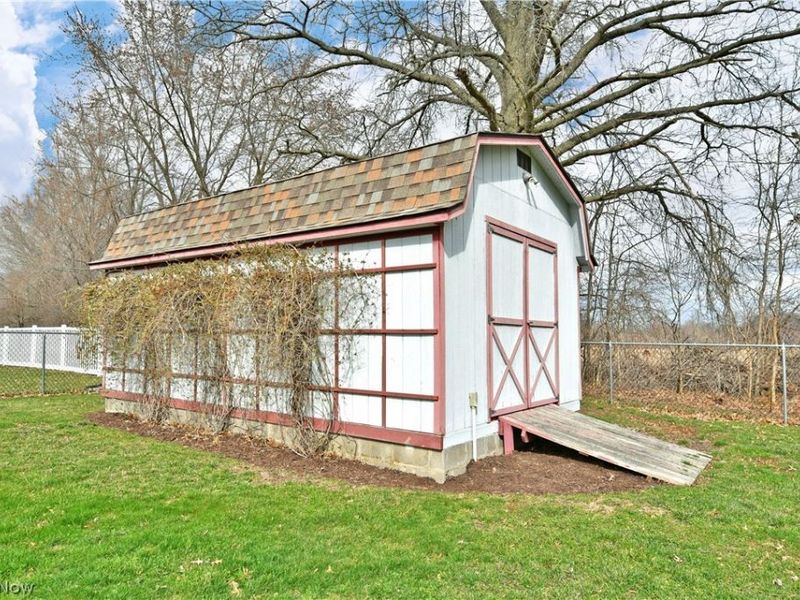 9812 Deltona Drive, New Middletown, OH 44442 Photo 46