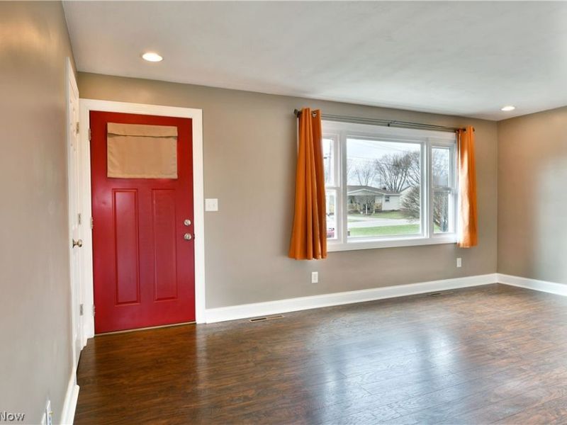 9812 Deltona Drive, New Middletown, OH 44442 Photo 8