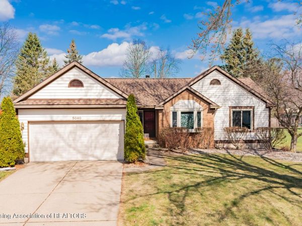5040 Runnymede Drive, Holt, MI 48842