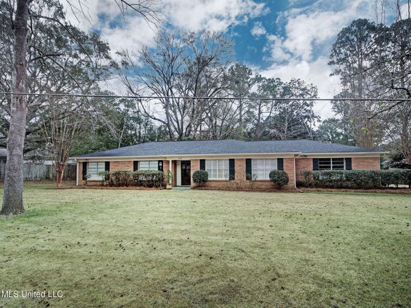 219 Rollingwood Drive, Jackson, MS 39211