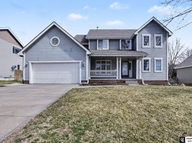 1914 Franklin Drive, Papillion, NE 68133