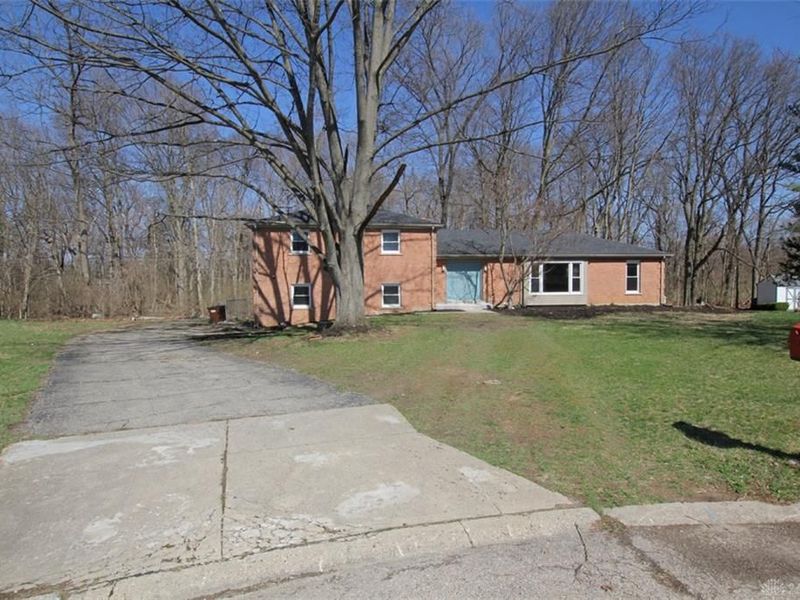 5518 Florrel Crest Lane, Harrison Township, OH 45415 Photo 2