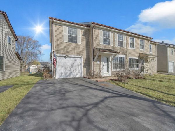 1784 Mccormick Lane , Hanover Park, IL 60133